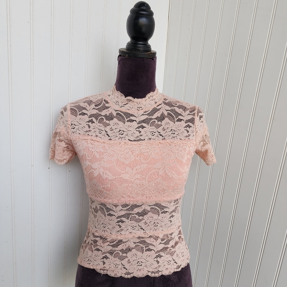 Guess Women's Blush Pink Lace Top Blouse Zip Back Short Sleeve Stretch XS